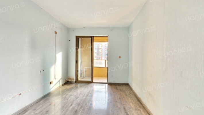 绿地湖湘中心二手房实景图