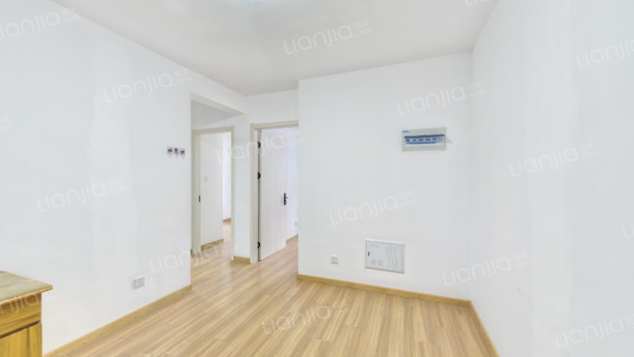 四季花苑二手房实景图