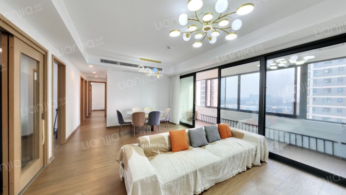 滨江龙湖翡翠上城南区二手房实景图