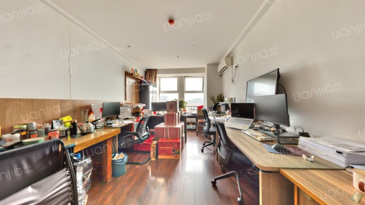 鸿泰广场二手房实景图