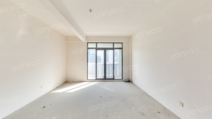 秦馀山庄二手房实景图