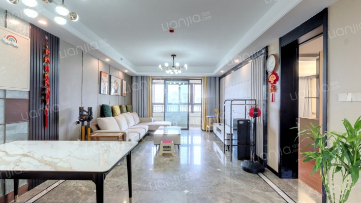 世茂璀璨滨江二手房实景图