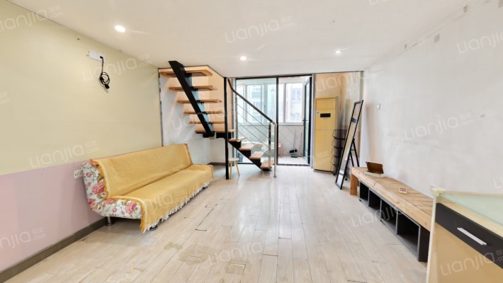 摩卡商务馆二手房实景图