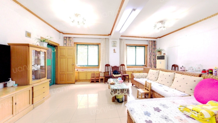 新育社区出版社小区二手房实景图