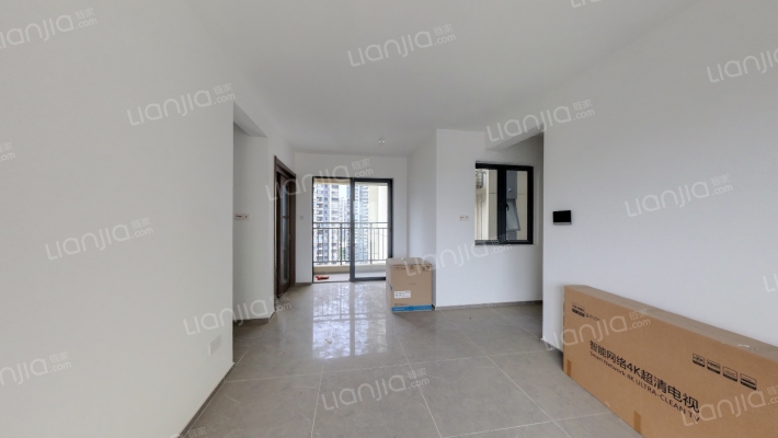 石榴春江湖畔二手房实景图