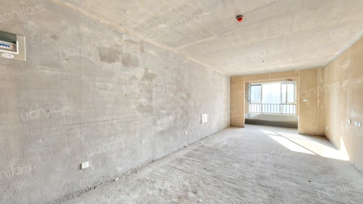 隆基泰和铂悦山二手房实景图