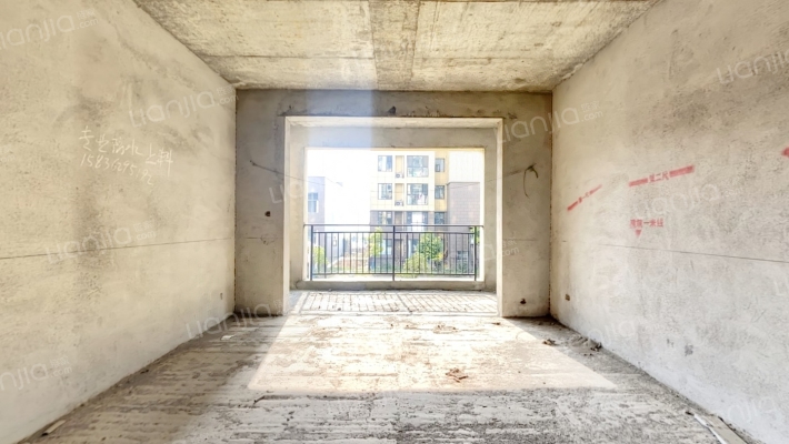 新景公园城二手房实景图