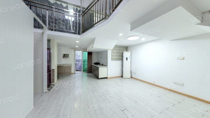 聚豪华庭二手房实景图