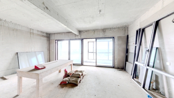 湖光山色二手房实景图