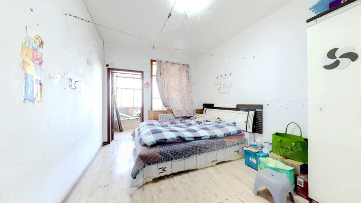 水晶化工厂家属院二手房实景图