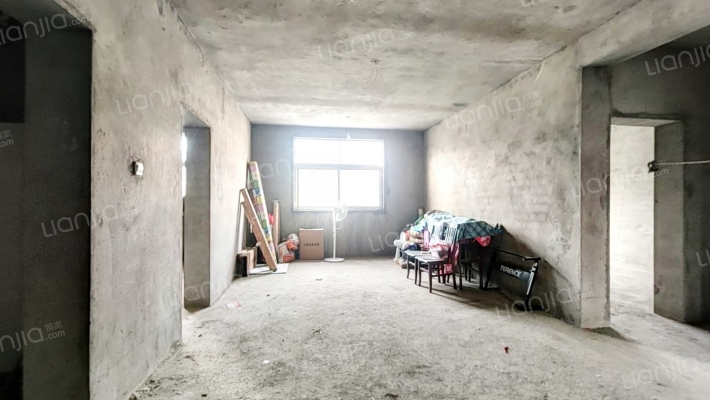 第三中学家属楼二手房实景图