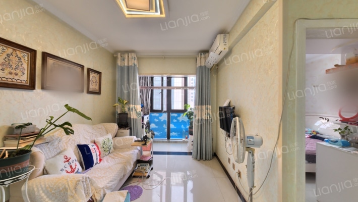 西安深国投中心二手房实景图