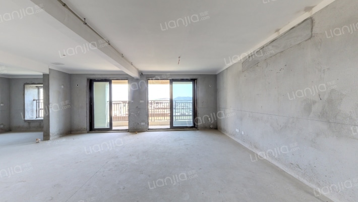 绿地铂澜府二手房实景图