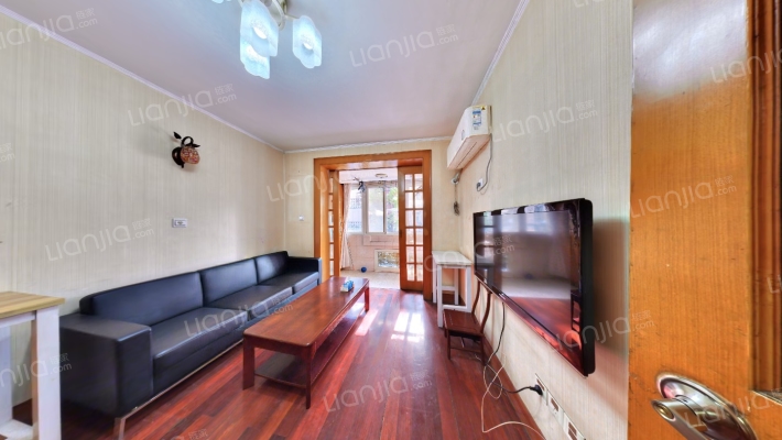 育英村二手房实景图