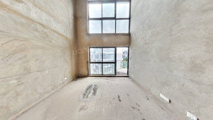 滇池卫城尚层二手房实景图