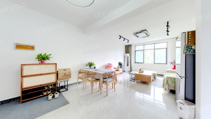 三和家园二手房实景图