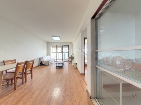 品质物业，高楼层，采光视野好，精装修拎包入住