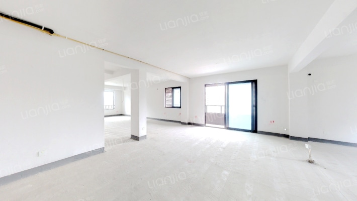 瑧晟华庭二手房实景图