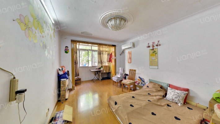 龙吴路13弄二手房实景图