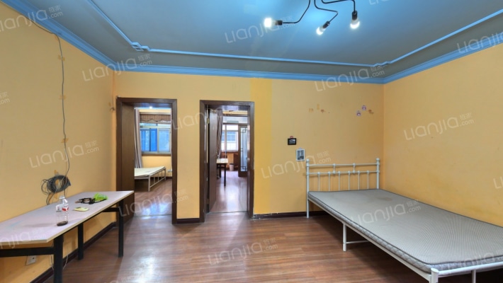 西安市中心血站职工家属院二手房实景图