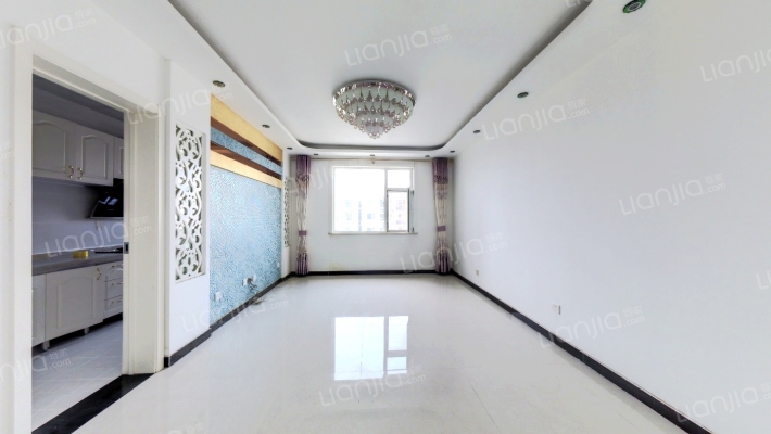 急售。精装修未住。南北通透，两居。户型方正-客厅