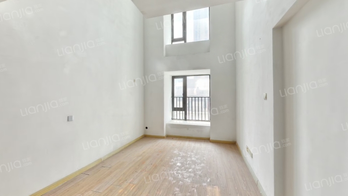 融信·铂悦湾二手房实景图