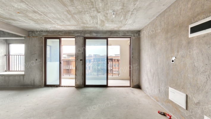 恒荣蓝泽悦滨江二手房实景图