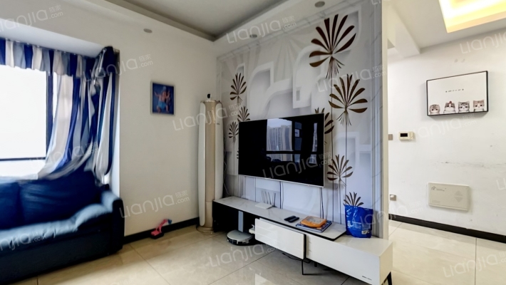 君临嘉龙公馆二手房实景图