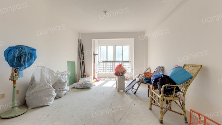 泓南新村二手房实景图