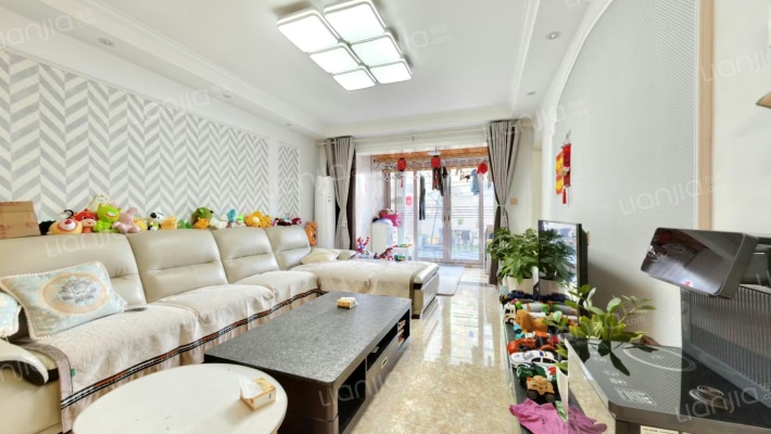 海伦国际二期二手房实景图