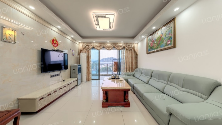 朗晴假日五期二手房实景图