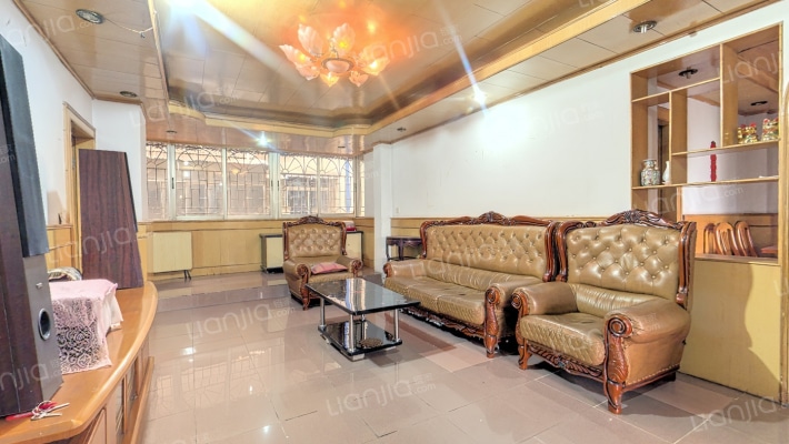 石油公司宿舍二手房实景图