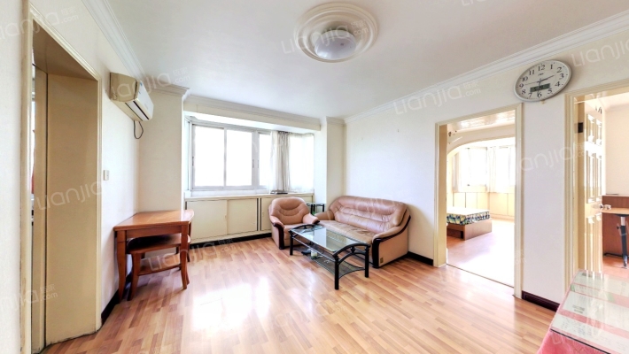 世纪之门二手房实景图