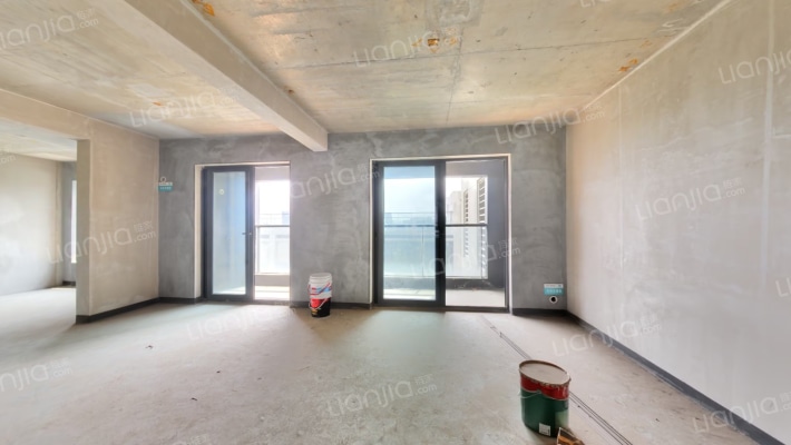 融创城一期二手房实景图