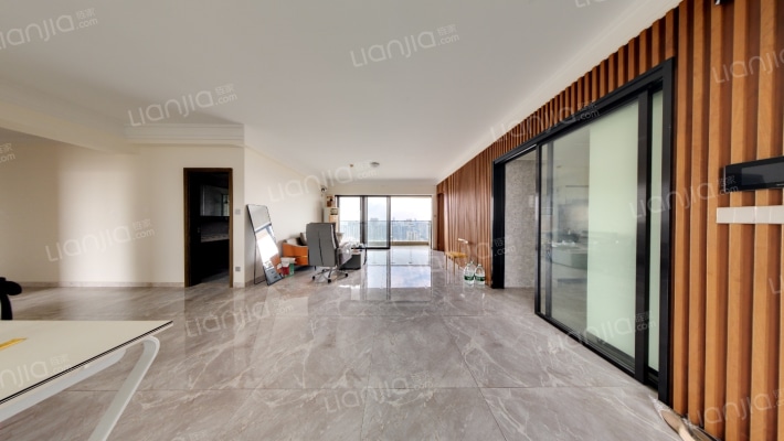 新福港鼎峰二手房实景图