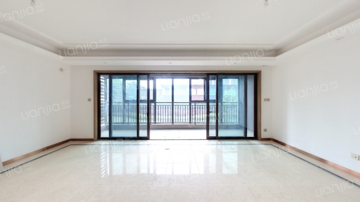 印江州二期精装四房品质大平层横厅设计一楼的户型方正-客厅
