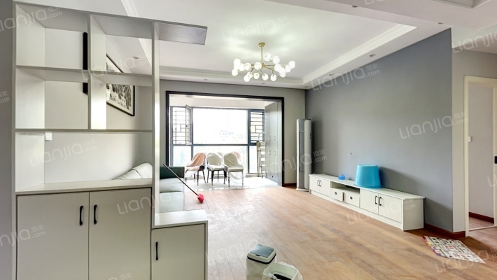 蓝天花园二手房实景图