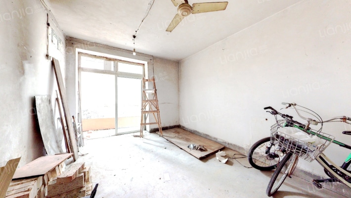 医药公司家属院二手房实景图