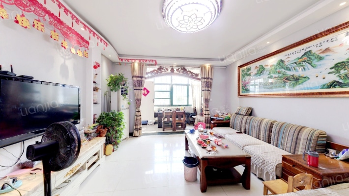 第一大街逸水湾二手房实景图