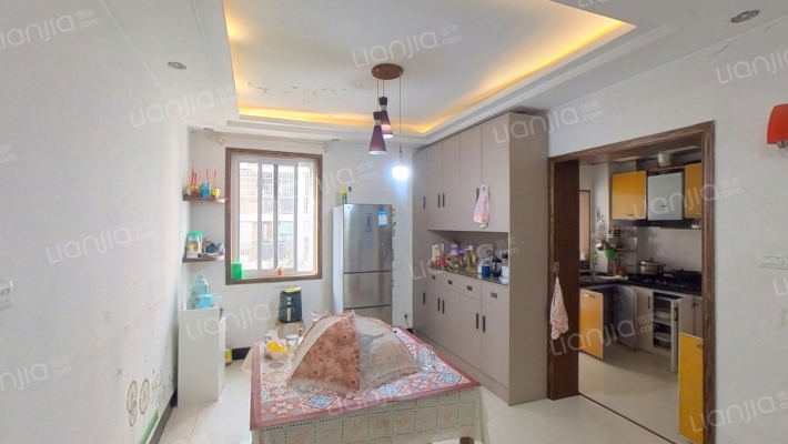 聆湖春天二手房实景图