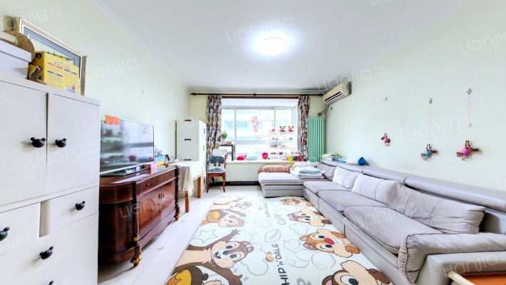 时尚街区东区二手房实景图