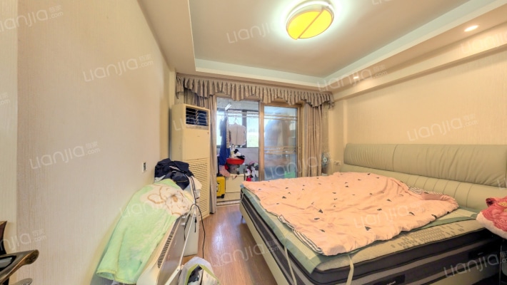 和燕路293号二手房实景图