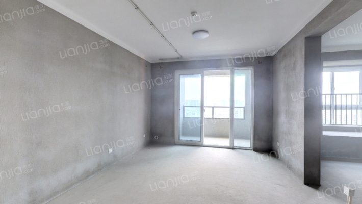 新兴岚湾三期西区二手房实景图