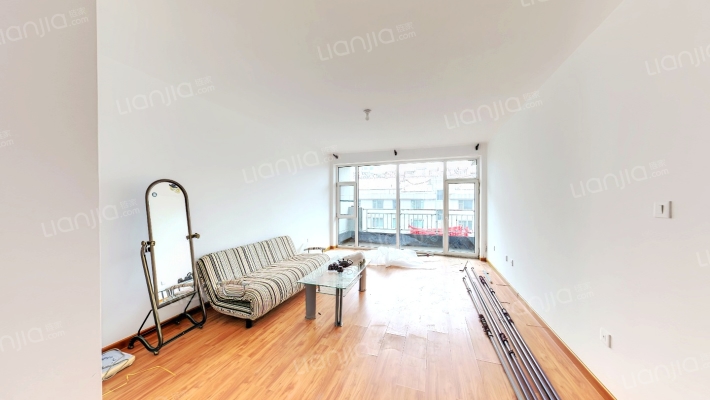 奥润府新嘉苑二手房实景图