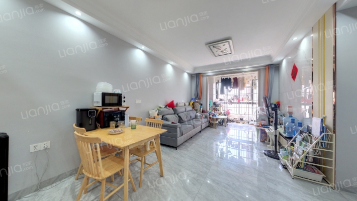 绿地国际博览城二期博翠二手房实景图