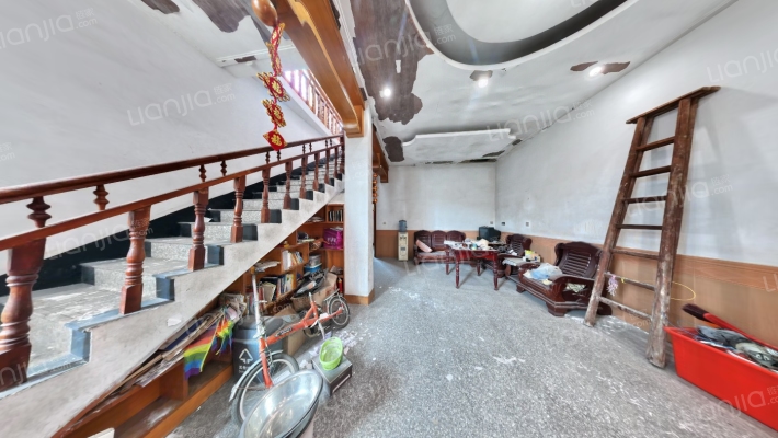 南山社区陈家山住宅区二手房实景图