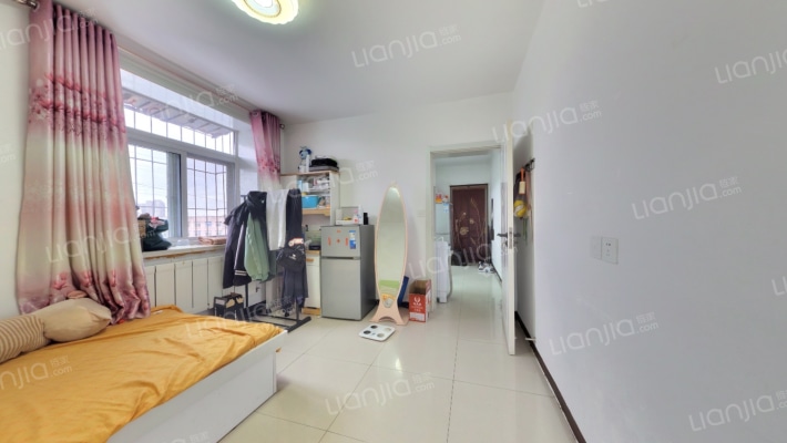 体育场楼二手房实景图