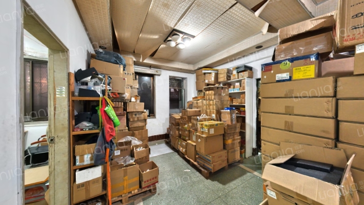 摩托车俱乐部宿舍二手房实景图