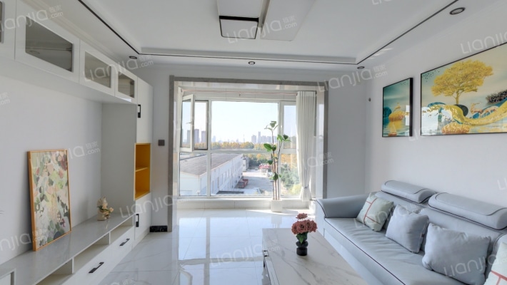 铂金府二手房实景图