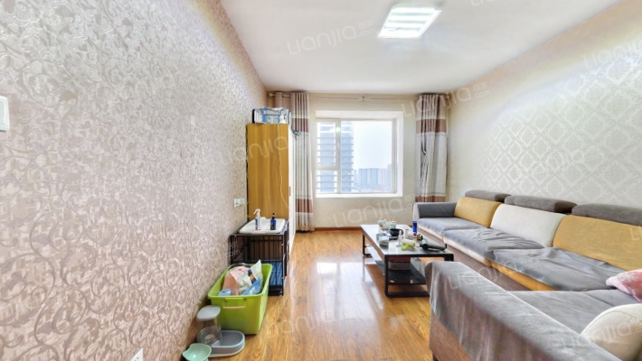 领秀长风天秀园二手房实景图